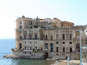 palazzo donnanna neapol