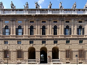 Palais Canossa