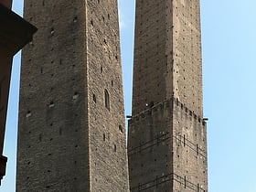 two towers bologna