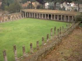 quadriportico dei teatri stanowisko archeologiczne pompeje