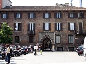 Palazzo Borromeo