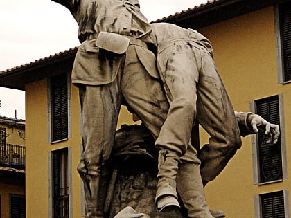 monument of piazza mentana florencia