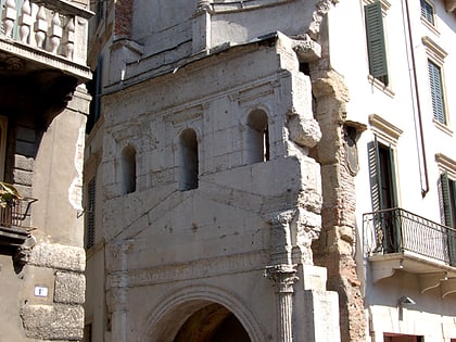 puerta de los leones verona