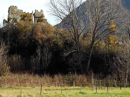 ruderi del castello del conte verde caprie