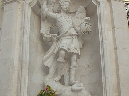 statua di San Michele Archangelo