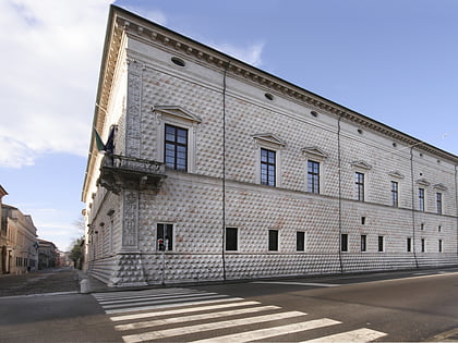 palazzo dei diamanti ferrara