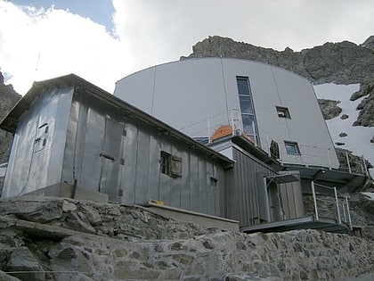 gonella hut mont blanc