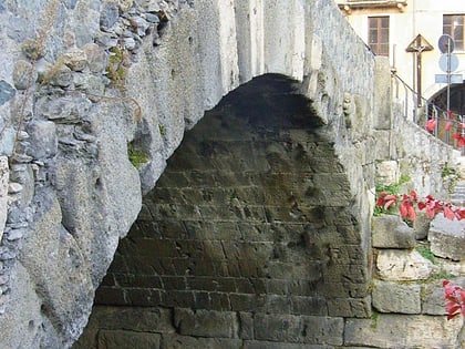 pont de pierre aoste