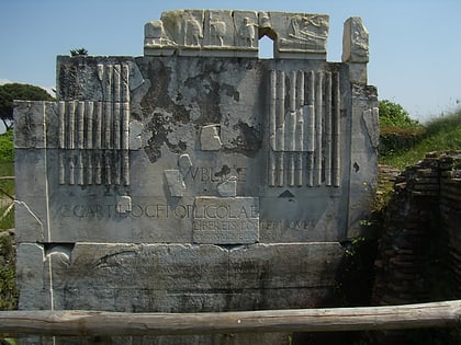 tomb of c cartilius poplicola roma