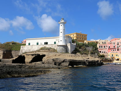 phare de porto nicolo ventotene