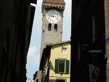 torre delle ore luca