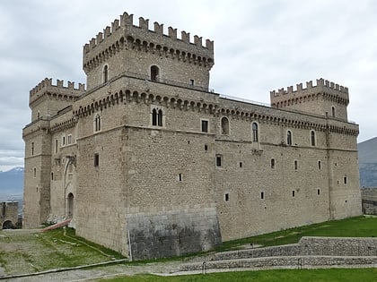 chateau piccolomini