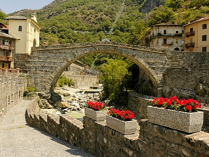 pont saint martin bridge