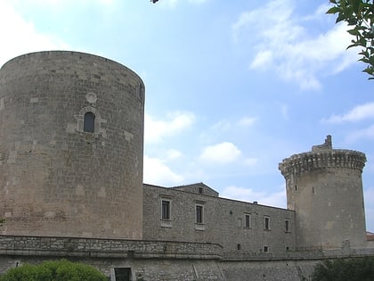 castello aragonese venosa