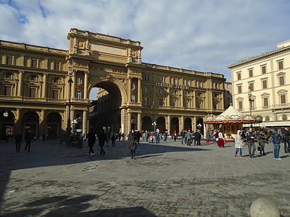 piazza della repubblica florence