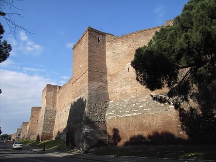 mur daurelien rome