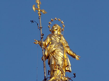 madonnina statue mediolan