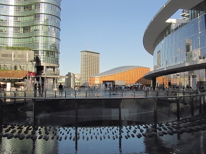 Piazza Gae Aulenti