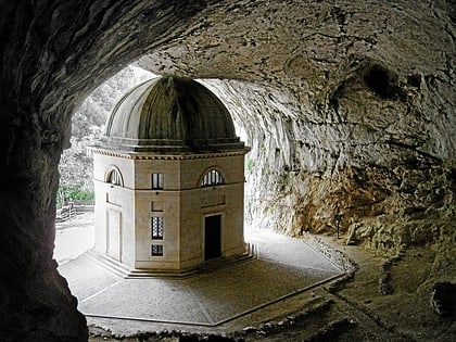 sanctuary of santa maria infra saxa cuevas de frasassi