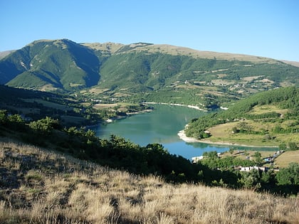 lago di fiastra park narodowy monti sibillini