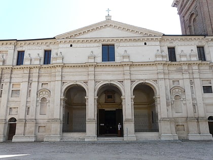 Basilique palatine de Sainte-Barbara