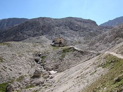 rifugio antermoia dolomity