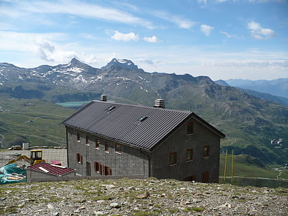 refuge duc des abruzzes a lorionde breuil cervinia