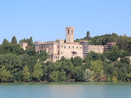 guglielmi castle jezioro trazymenskie