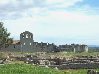 abadia de la santisima trinidad de venosa
