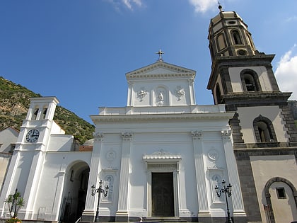 basilica di santa maria del lauro meta