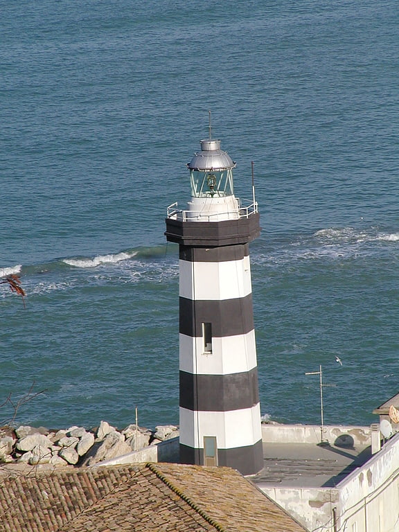 ortona lighthouse