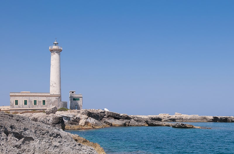 phare de capo santa croce augusta