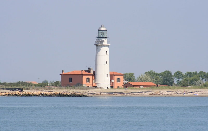 porto di po di goro lighthouse