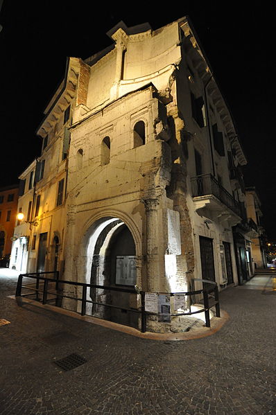 Porta Leoni