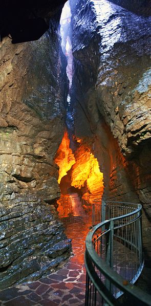 Parco Grotta Cascata Varone