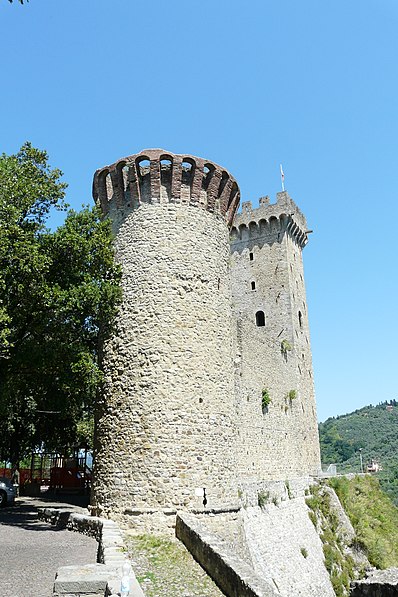 Castello dei Vescovi di Luni