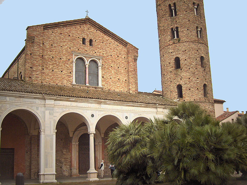 Basilique Saint-Apollinaire-le-Neuf