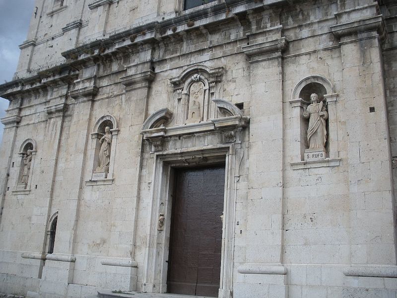 Basilique Santa Maria Assunta de Castel di Sangro
