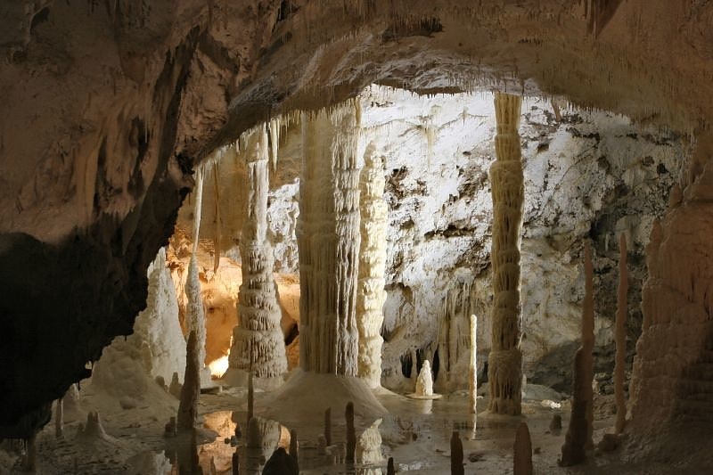Frasassi Caves, Italien