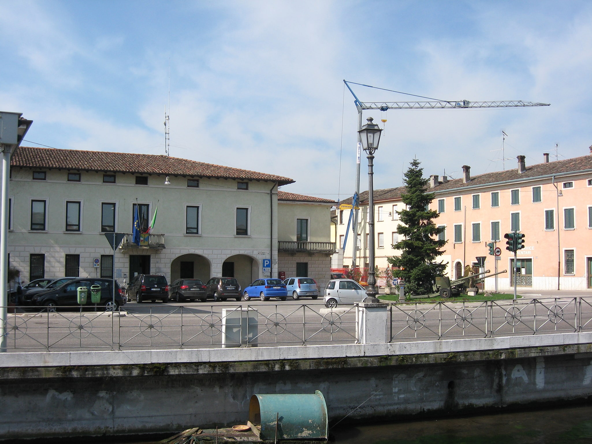 Isorella, Italia