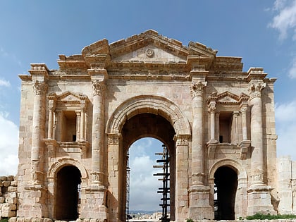 arch of hadrian dzarasz
