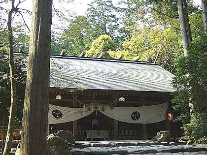 Tsubaki Ōkami-yashiro