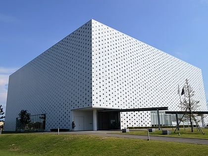 biblioteca umimirai de kanazawa