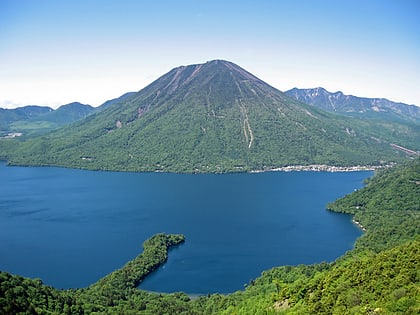 lago chuzenji parque nacional de nikko