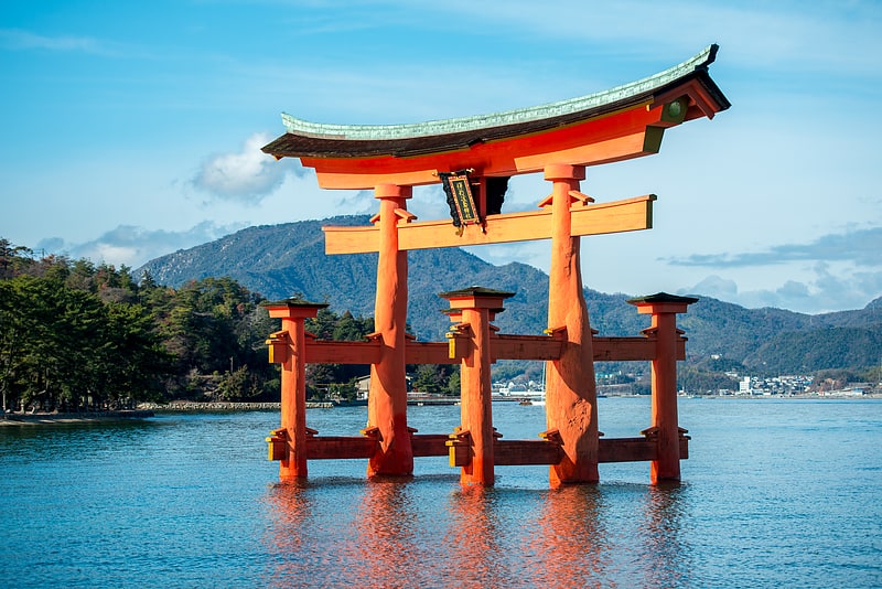 itsukushima shrine miyajima