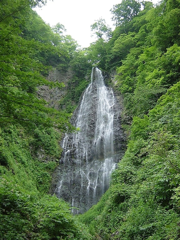 kurokuma falls fukaura