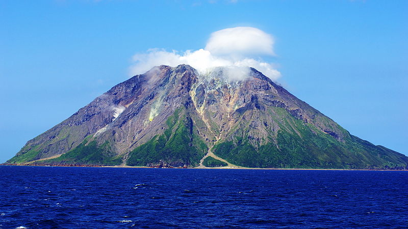 Mount Iō