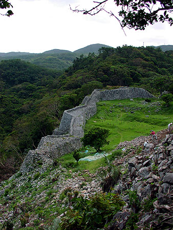 Sitios Gusuku y bienes culturales asociados del reino de Ryūkyū