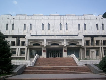 biblioteca nacional de kirguistan biskek