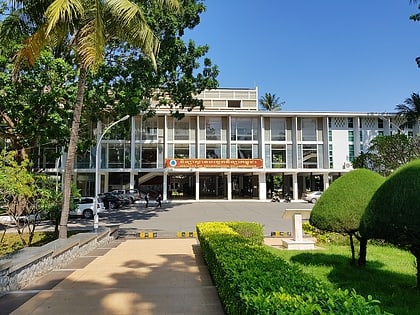 instituto de tecnologia de camboya nom pen